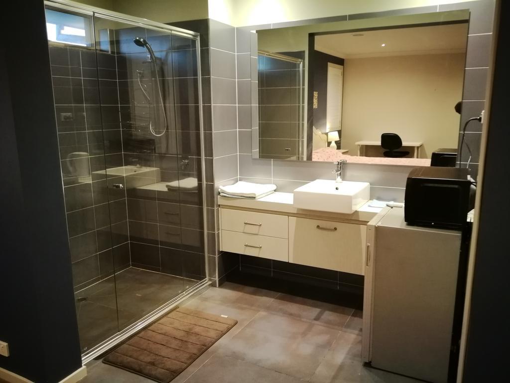 Lucky House Hotel Point Cook Bagian luar foto