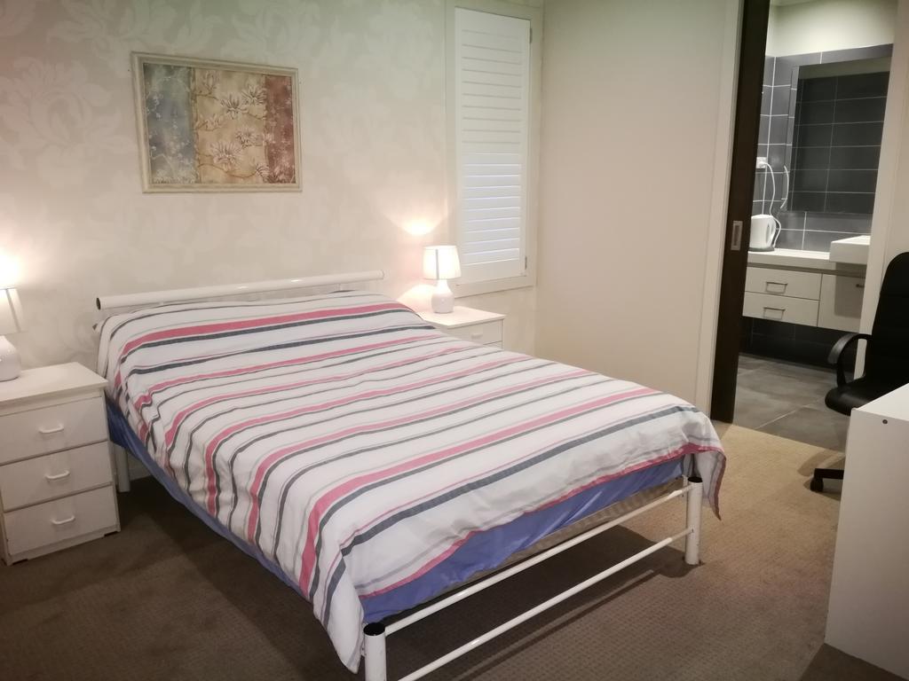 Lucky House Hotel Point Cook Bagian luar foto